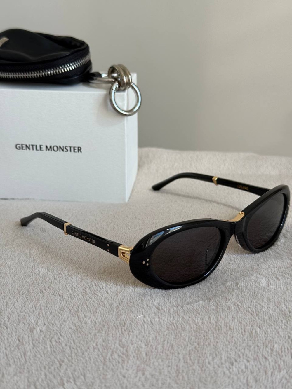 Gentle Monster Lolang Women’s Folding Sunglasses Compact Travel Case